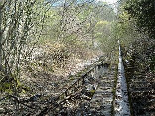Standseilbahn Roche VD Steinbruch Holcim Pré l'Ecot - Les Barmettes - le funiculaire de la carrière de Roche - Bei der ehemaligen Talstation im Jahr 2013