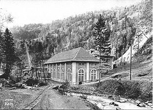 Funiculaire Frenières-sur-Bex usine La Peuffeyre - Fontannaz-Seulaz - Standseilbahn beim Kraftwerk La Peuffeyre
