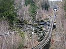 Standseilbahn Emosson Funiculaire - Steilhang bei der Talstation - das Zugseil hebt wegen der Steigung ab