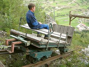 Funiculaire Orsières usine - Château-d'eau - Standseilbahn Kraftwerk Orsières - Wasserschloss - der alte Wagen bis 2015
