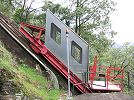 Funicolare Standseilbahn Kraftwerk Verbano - der aktuelle Wagen bei der Zwischenstation