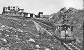 Die Standseilbahn Muottas Muragl mit der Bergstation - Foto Archiv standseilbahnen.ch