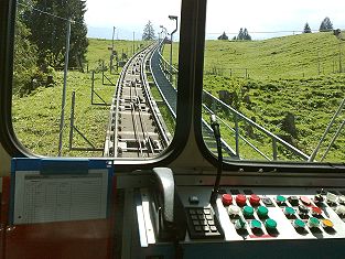 Standseilbahn Unterwasser Iltios unterwegs - Iltiosbahn