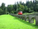 Standseilbahn Unterwasser Iltios - Abfahrt auf dem wunderschönen Viadukt von 1934 Richtung Iltios