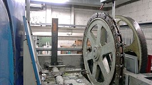 Der letzte Paternoster der Schweiz ist in Genf in Betrieb - Manor Genève